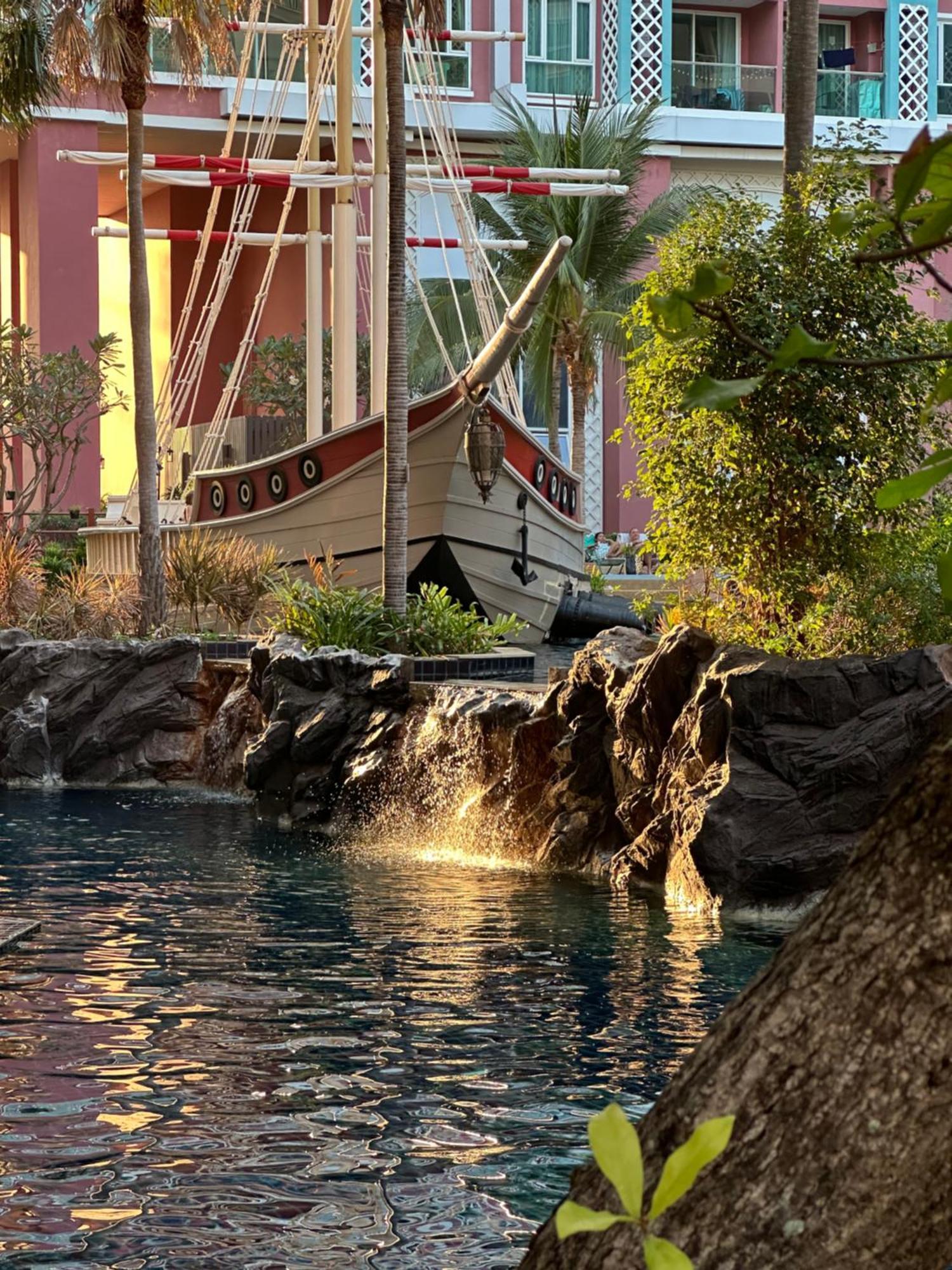 Grande Caribbean Resort Pattaya Eksteriør bilde